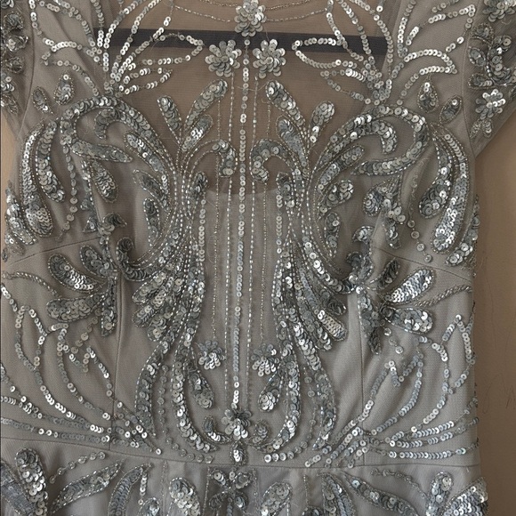 Aidan Mattox | Adrianna Papell Silver Beaded Short Sleeve Dress Size 6 - Picture 7 of 13